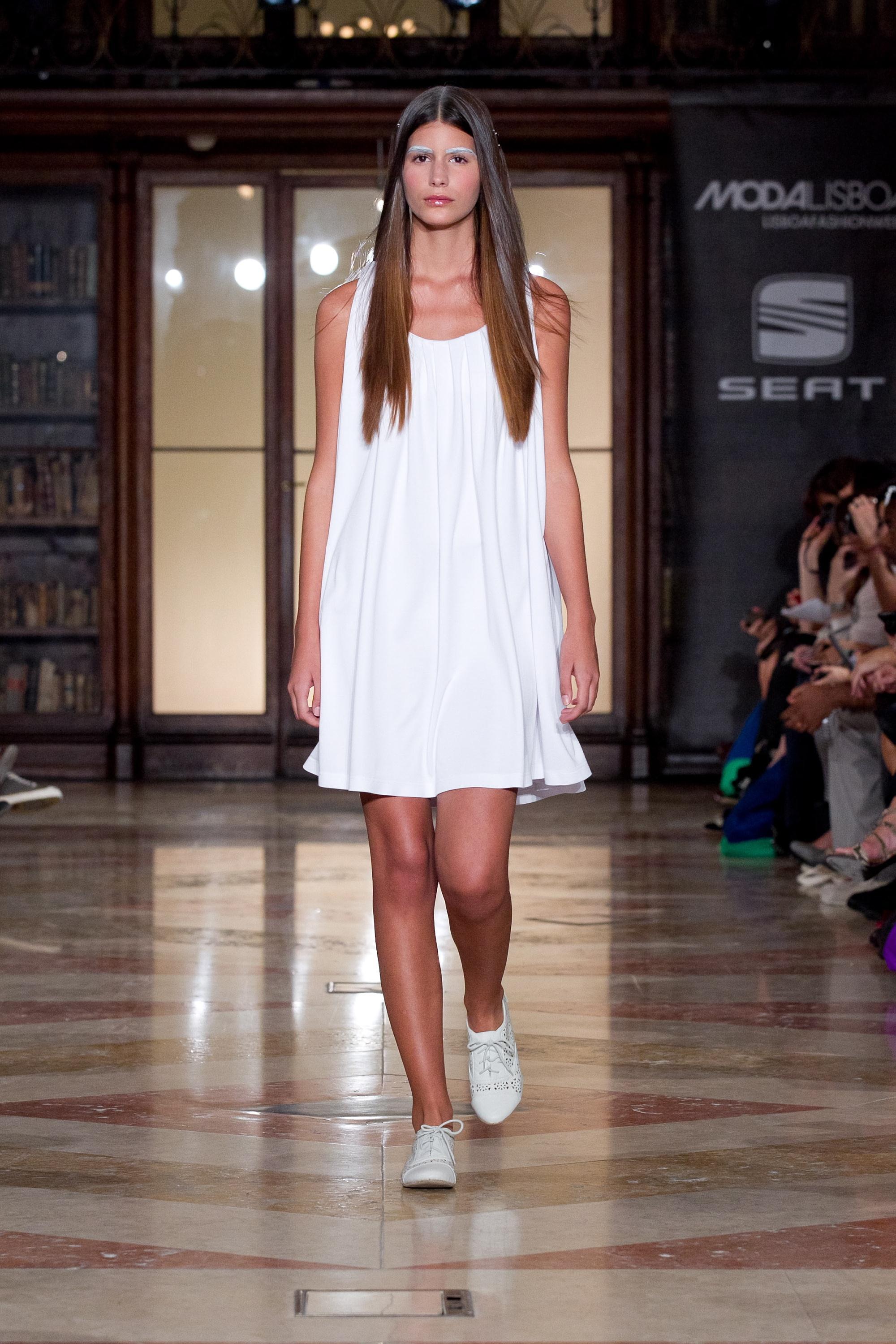 Lisbon Fashion Week Spring Summer 2012 Ready To Wear - Os Burgueses - Catwalk | Picture 97363